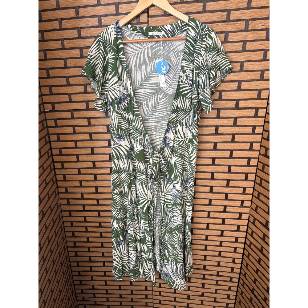 Cupshe Green‎ And White Palm Print Swim Coverup Size Medium